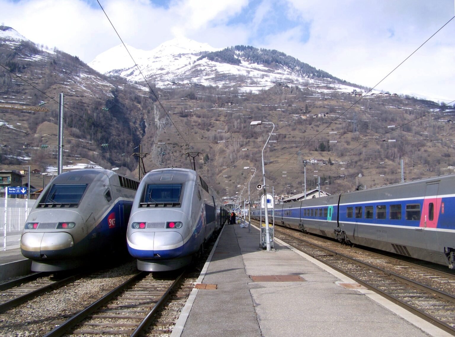TGV en gare de Bourg-Saint-Maurice en hiver